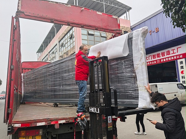 巴塘县铝合金直线门