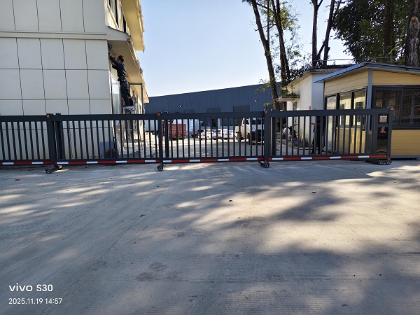 蒲江工厂段滑门