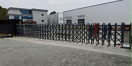 捷鹰科技与宜家食品有限公司商讨工厂伸缩门安装内容