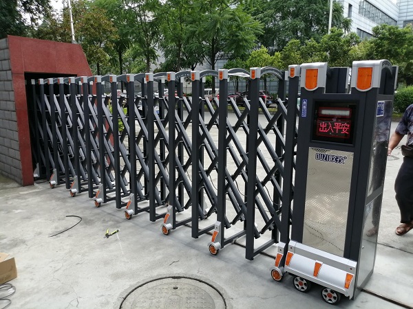 铝合金电动伸缩门多少钱一米