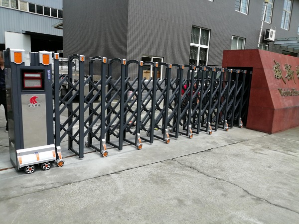 铝合金电动伸缩门多少钱一米