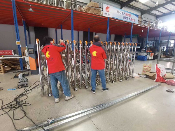 不锈钢电动伸缩门