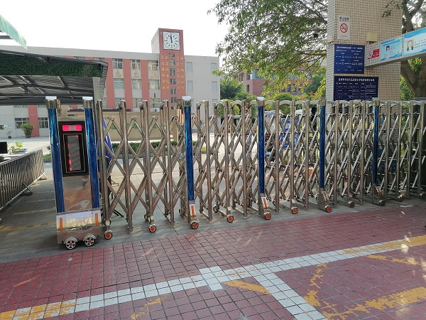 不锈钢电动伸缩门维修