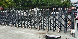 九米工厂伸缩门安装案例