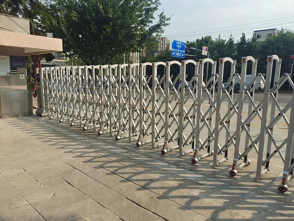 四川电动伸缩门厂家