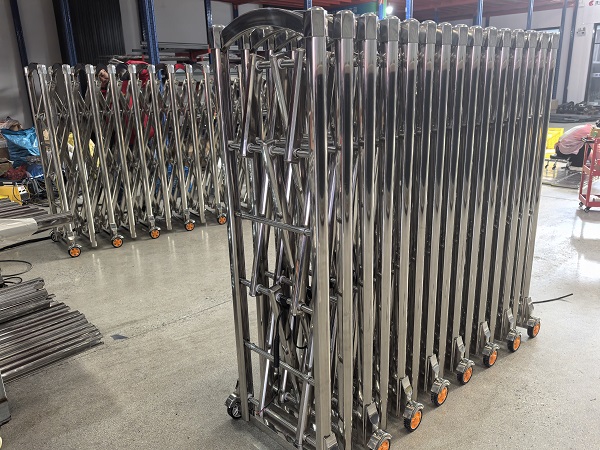 南充顺庆区学校不锈钢伸缩门