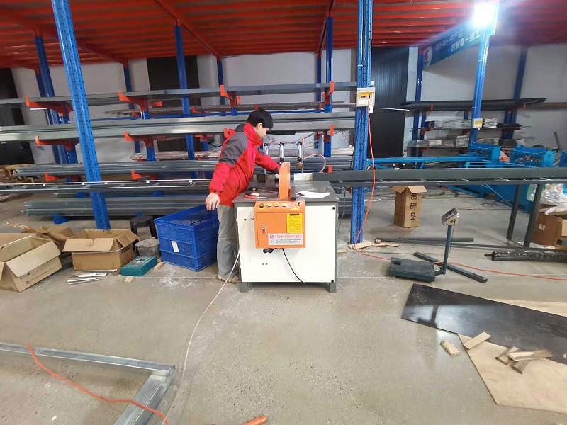 成都铝合金伸缩门厂家