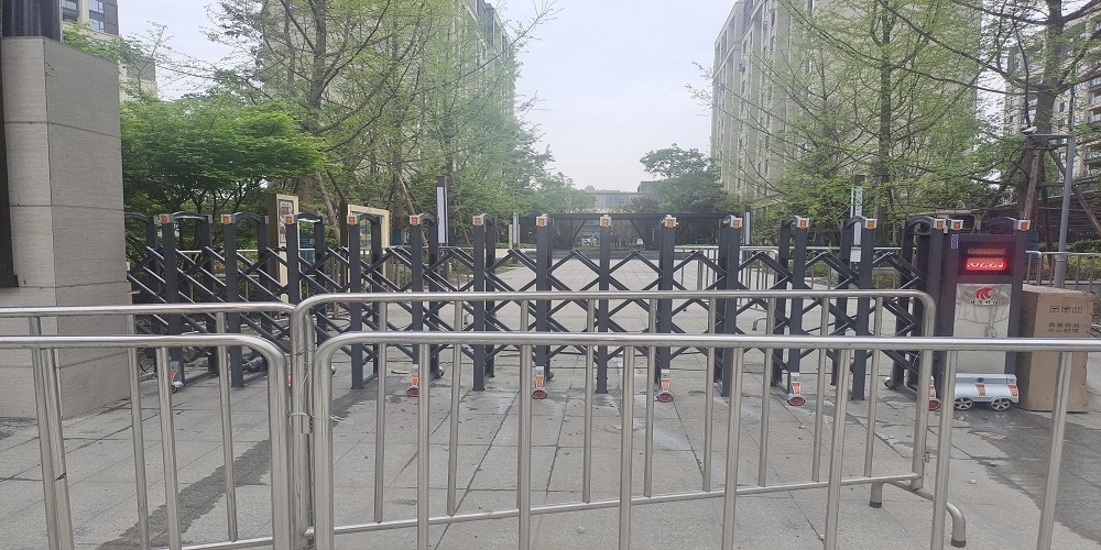 捷鹰科技与温江康德馨苑就电动伸缩门达成二次合作