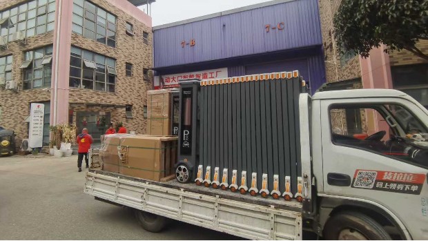 12月30日铝合金电动门装车发眉山，年底现货速订！