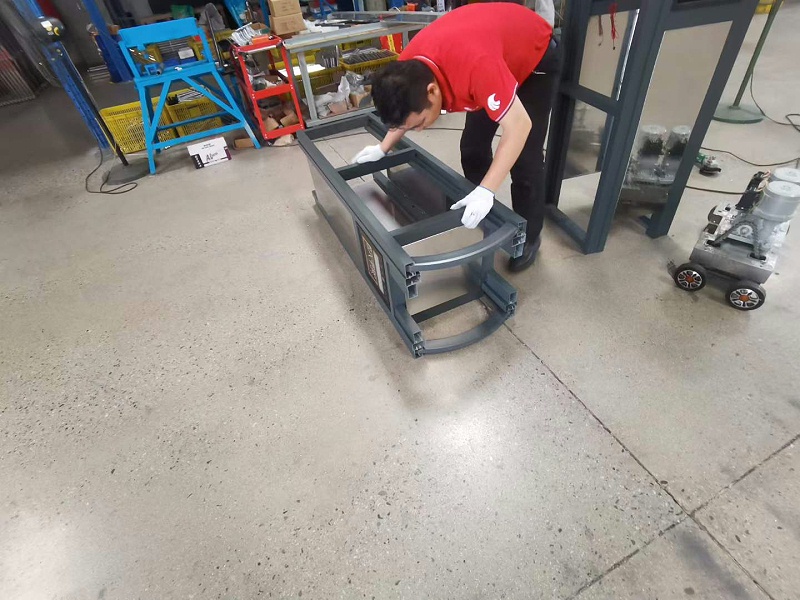 定制伸缩门